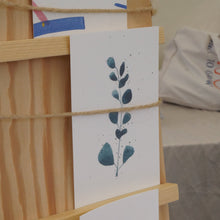 Lade das Bild in den Galerie-Viewer, EUKALYPTUS- POSTKARTE