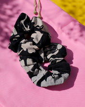 Lade das Bild in den Galerie-Viewer, florale Scrunchies