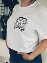 Lade das Bild in den Galerie-Viewer, BULLI SHIRT UNISEX
