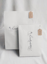 Lade das Bild in den Galerie-Viewer, Handgemaltes Überraschungstüten in Groß und Klein